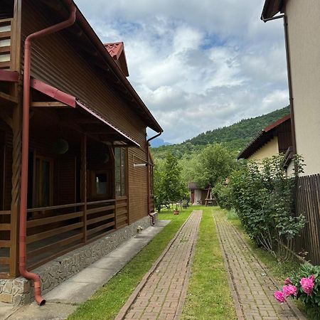 Casa De Vacanta Caciulata Esterno foto