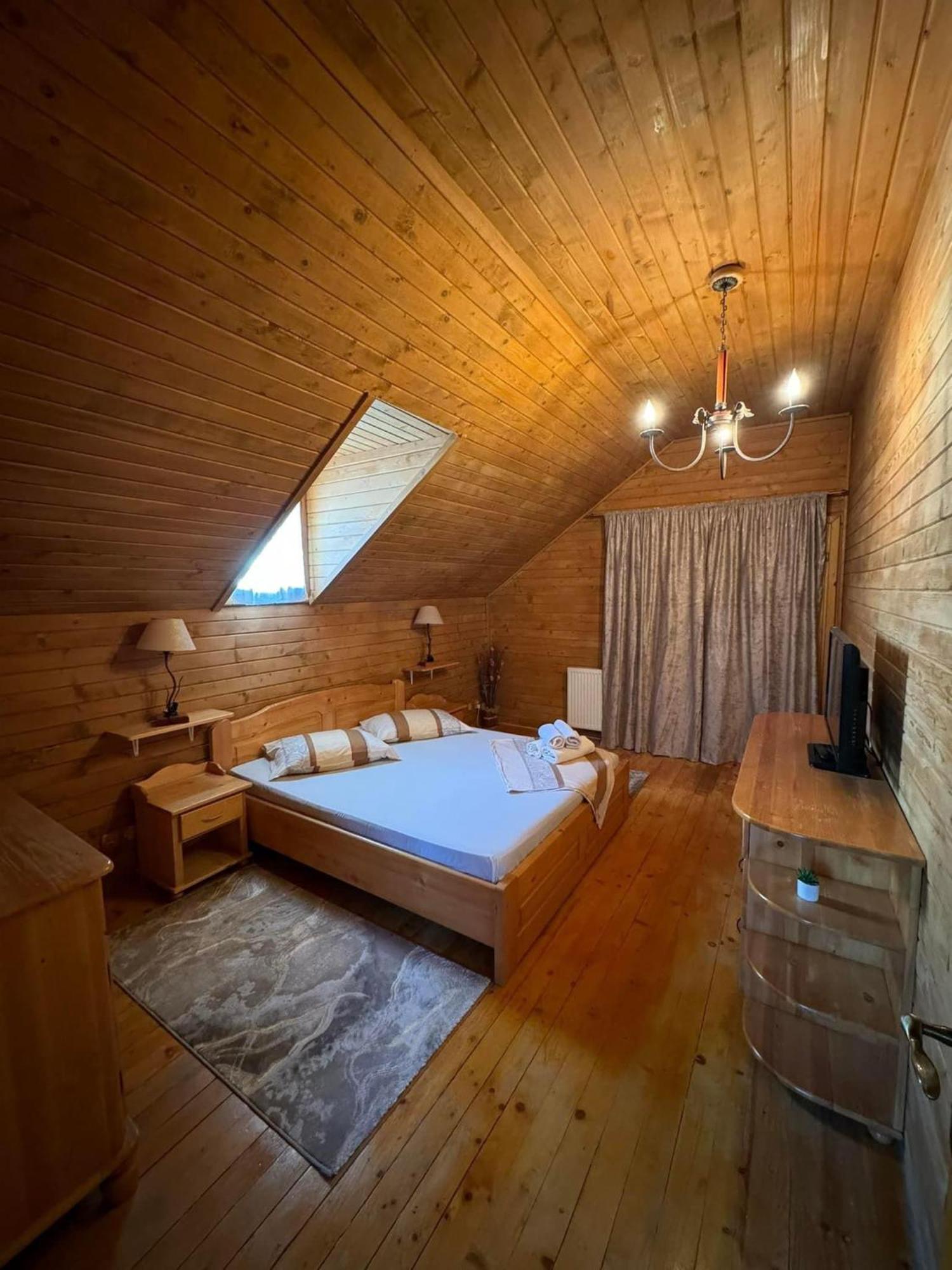 Casa De Vacanta Caciulata Esterno foto